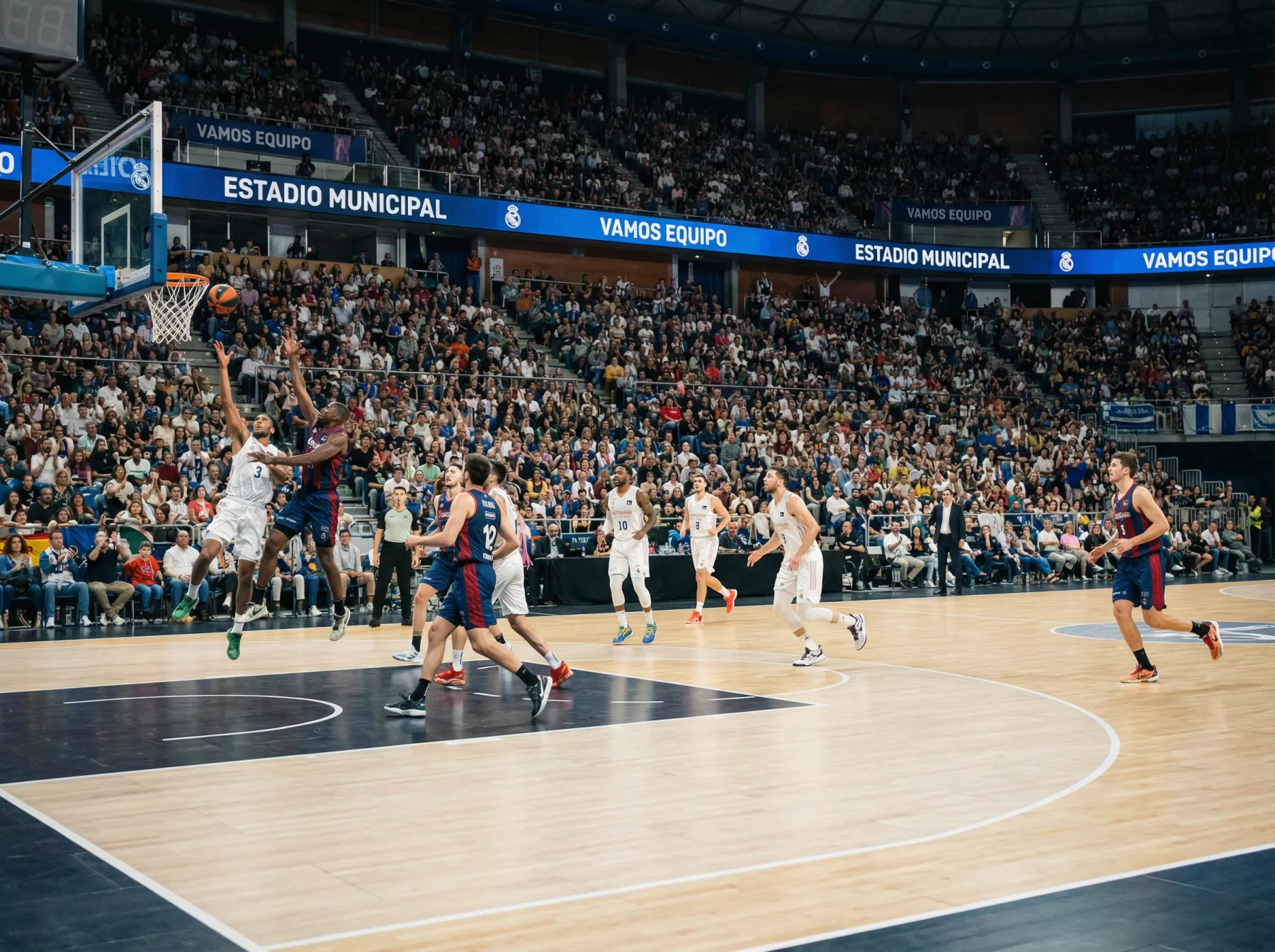 Cancha NBA durante un partido de temporada regular con jugadores en acción